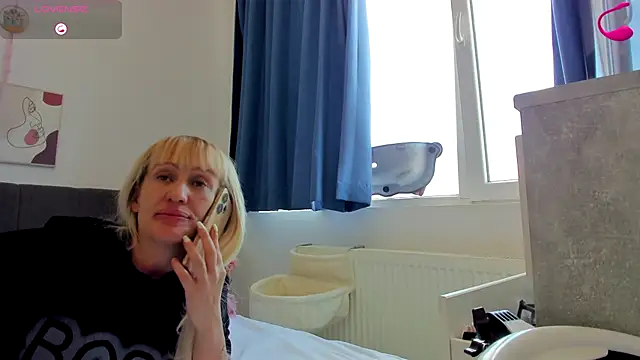 Snapshot of Almatoys chatting on September 18, 9:41 am Almatoys online show from September 18, 9:41 am