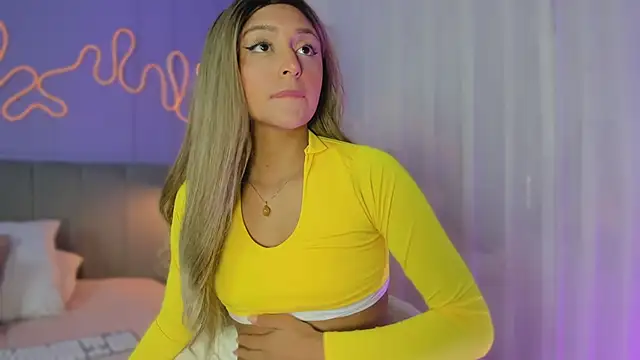 Snapshot of Sofly_s chatting on October 6, 11:49 am Sofly s online show from October 6, 11:49 am