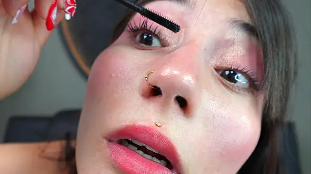 Snapshot of miss_sharlotte18 chatting on September 24, 6:18 pm miss sharlotte18 online show from September 24, 6:18 pm