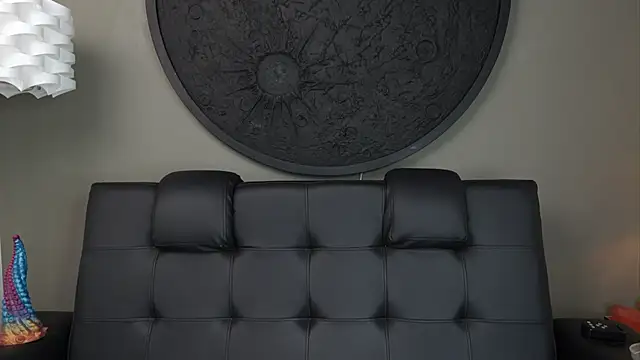 Snapshot of miss_vaiolette chatting on October 29, 11:14 am miss vaiolette online show from October 29, 11:14 am