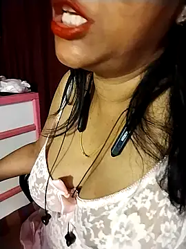 Snapshot of tharu_sweet chatting on September 11, 5:46 pm tharu sweet online show from September 11, 5:46 pm