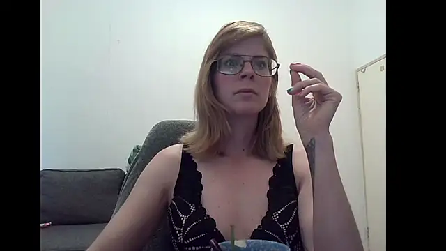 SavannaGirly online show from October 18, 7:33 am