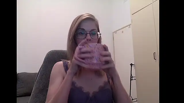 SavannaGirly online show from September 25, 9:19 am