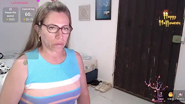 Snapshot of Chayla_Ruiz chatting on October 13, 10:45 pm Chayla Ruiz online show from October 13, 10:45 pm