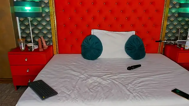 VallerieJones online show from September 18, 12:09 am