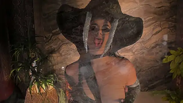 Snapshot of KateSunder chatting on October 31, 4:33 pm KateSunder online show from October 31, 4:33 pm