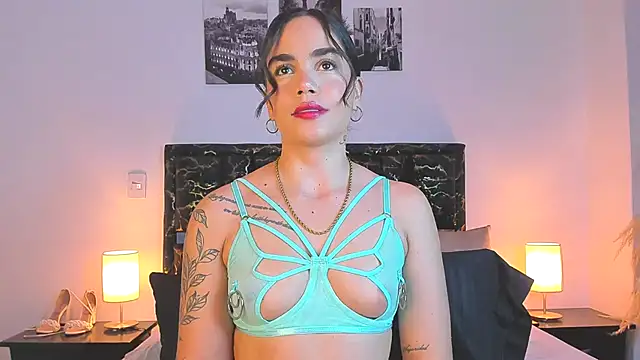 Snapshot of April_Cutee chatting on October 23, 8:04 pm April Cutee online show from October 23, 8:04 pm