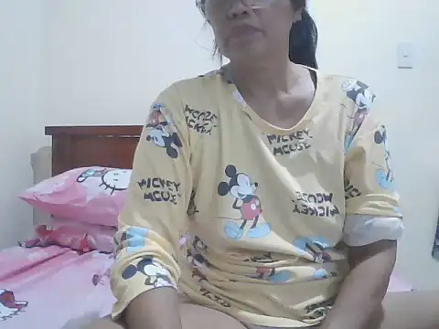 Snapshot of ASIANFUL chatting on October 3, 11:10 pm ASIANFUL online show from October 3, 11:10 pm