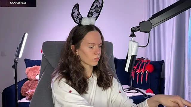 Snapshot of SharkyBaby chatting on September 19, 3:44 pm SharkyBaby online show from September 19, 3:44 pm