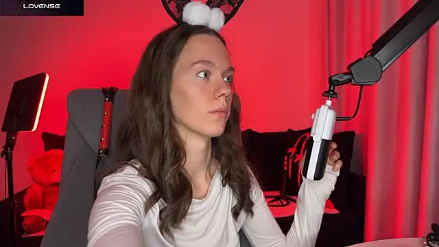 Snapshot of SharkyBaby chatting on September 20, 4:27 pm SharkyBaby online show from September 20, 4:27 pm