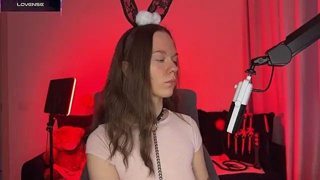 Snapshot of SharkyBaby chatting on October 6, 1:28 pm SharkyBaby online show from October 6, 1:28 pm