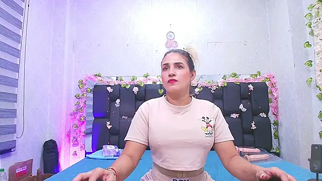 Snapshot of _carolina_fox chatting on September 18, 3:05 am carolina fox online show from September 18, 3:05 am