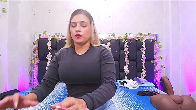 Snapshot of _carolina_fox chatting on October 7, 3:11 am carolina fox online show from October 7, 3:11 am