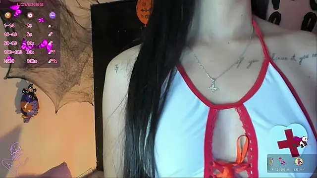 Snapshot of candymills1 chatting on October 21, 2:32 pm candymills1 online show from October 21, 2:32 pm