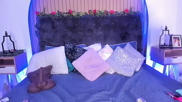 Karlagonzales  online show from April 11, 7:06 pm