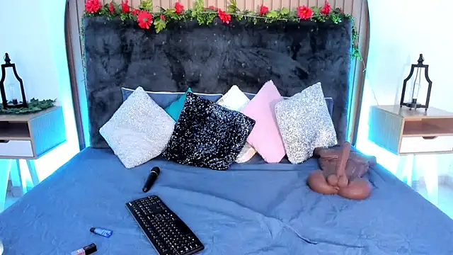 Karlagonzales  online show from January 10, 7:07 pm