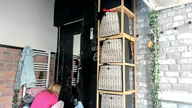 Snapshot of karo123421 chatting on September 26, 11:41 am karo123421 online show from September 26, 11:41 am