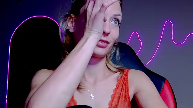 Snapshot of karo123421 chatting on October 8, 9:08 pm karo123421 online show from October 8, 9:08 pm