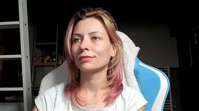 Snapshot of karo123421 chatting on October 26, 8:59 pm karo123421 online show from October 26, 8:59 pm