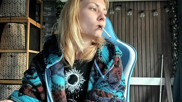 Snapshot of karo123421 chatting on September 27, 3:52 pm karo123421 online show from September 27, 3:52 pm