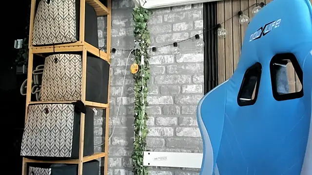 Snapshot of karo123421 chatting on October 22, 9:47 am karo123421 online show from October 22, 9:47 am