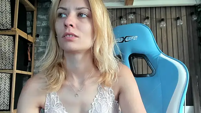 Snapshot of karo123421 chatting on September 25, 11:20 am karo123421 online show from September 25, 11:20 am