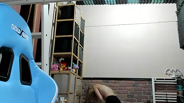 karo123421 online show from November 10, 9:43 pm