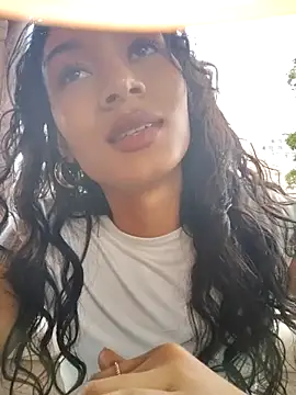 Sarakux online show from October 15, 10:34 pm