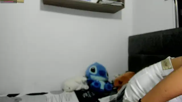 Snapshot of valeryvegas_2 chatting on October 20, 12:35 am valeryvegas 2 online show from October 20, 12:35 am