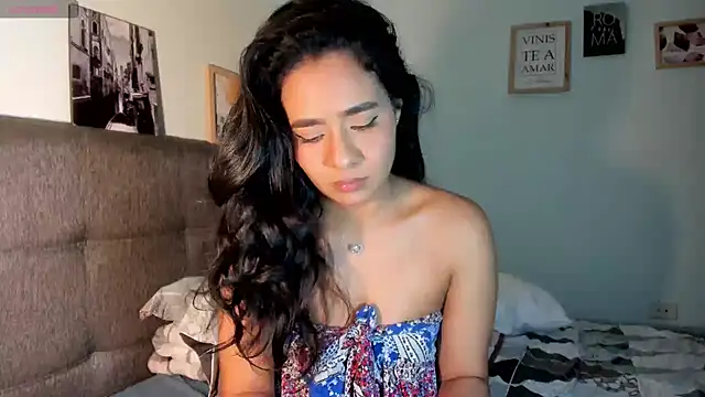 Snapshot of valeryvegas_2 chatting on October 1, 3:33 am valeryvegas 2 online show from October 1, 3:33 am