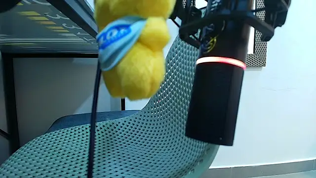 Snapshot of Kenya--Buhle chatting on October 1, 11:59 am Kenya--Buhle online show from October 1, 11:59 am