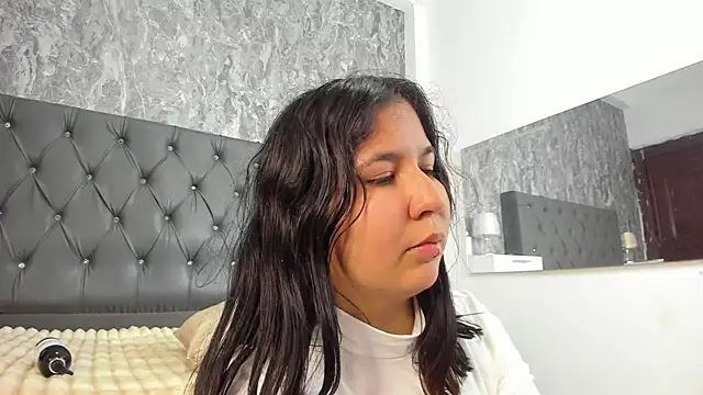 Lia sarahi online show from February 7, 12:20 pm