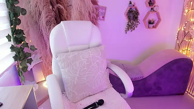 paulinacostello online show from September 23, 5:11 pm