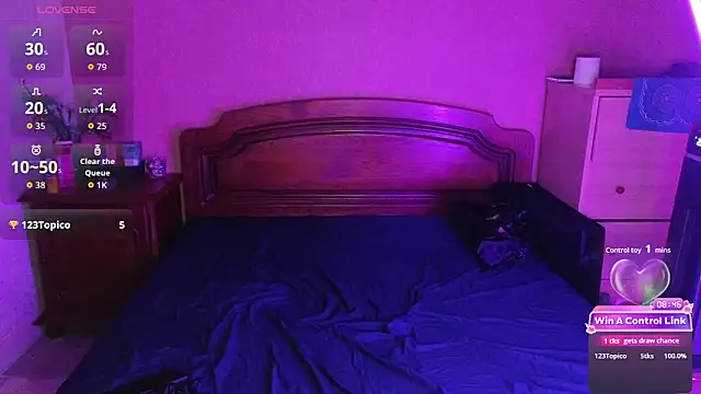 Moxxxie online show from March 25, 5:38 pm