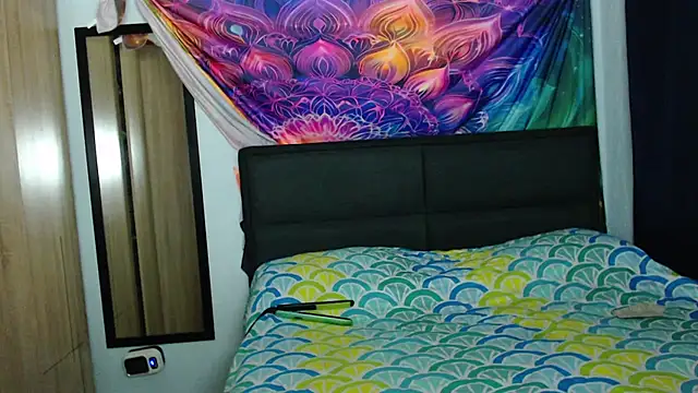 Snapshot of Alexxx_andr4 chatting on November 1, 2:27 am Alexxx andr4 online show from November 1, 2:27 am