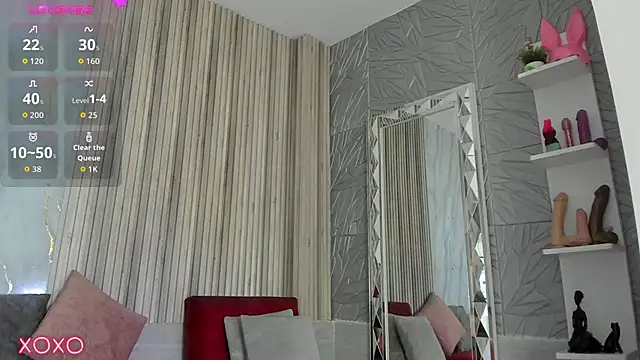 Snapshot of BriannaChelsea chatting on October 24, 12:23 pm BriannaChelsea online show from October 24, 12:23 pm