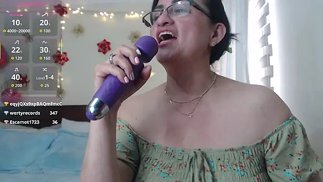 Snapshot of ISABEEL_SOFIA01 chatting on September 27, 5:42 pm ISABEEL SOFIA01 online show from September 27, 5:42 pm