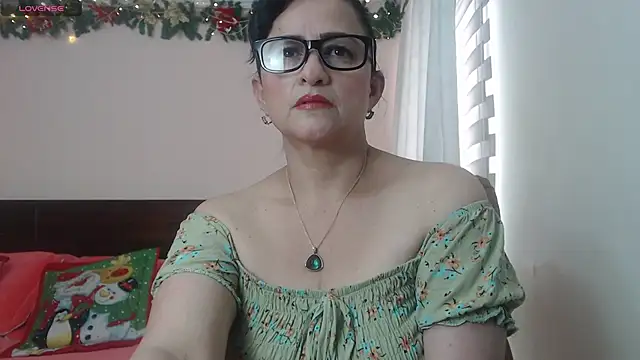 Snapshot of ISABEEL_SOFIA01 chatting on October 17, 4:54 pm ISABEEL SOFIA01 online show from October 17, 4:54 pm