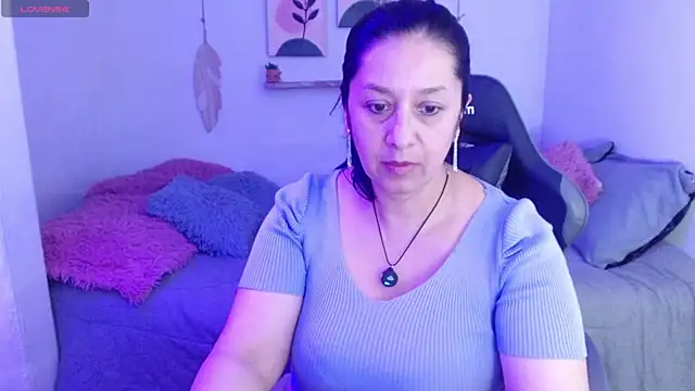 camilalatti online show from May 10, 10:12 pm