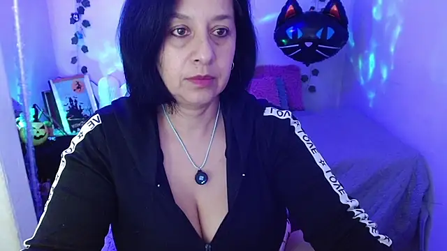 camilalatti online show from November 2, 12:14 am