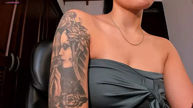 NickyLawson online show from March 16, 5:44 am