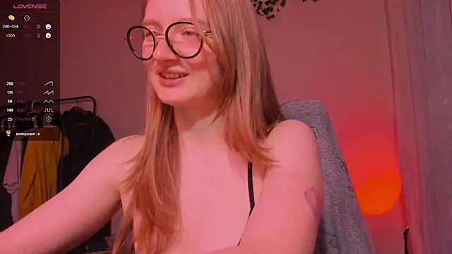 mollytuck online show from October 24, 1:51 pm