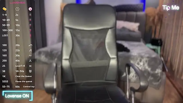 UrdreamTSgirl online show from October 14, 2:30 pm