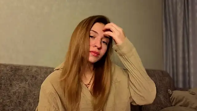 Snapshot of LovelyKatea chatting on October 18, 1:36 pm LovelyKatea online show from October 18, 1:36 pm