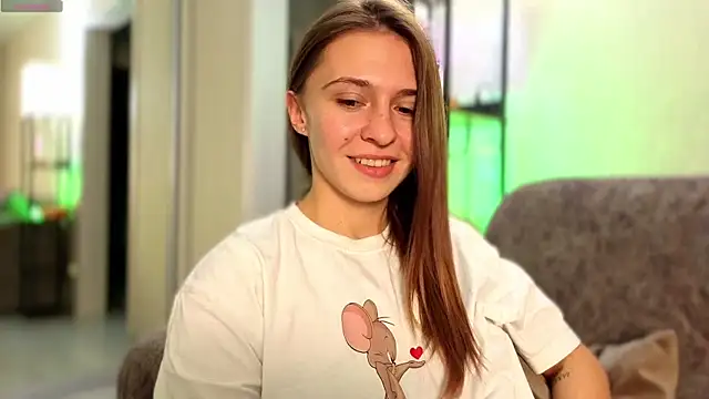 Snapshot of LovelyKatea chatting on October 20, 1:47 pm LovelyKatea online show from October 20, 1:47 pm