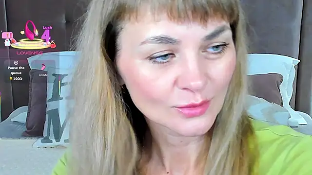 annasimonsj online show from March 24, 1:11 am