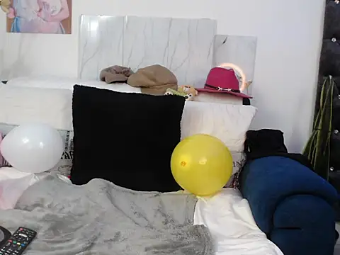 Snapshot of kimberlybirdx chatting on September 13, 1:35 am kimberlybirdx online show from September 13, 1:35 am