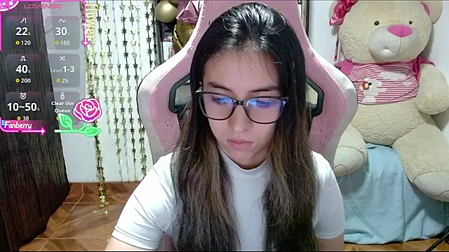 Maggie Fox3 online show from October 18, 2:14 am