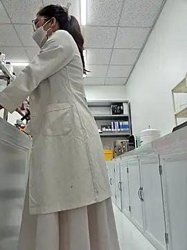 HinaLovely online show from February 10, 9:34 am