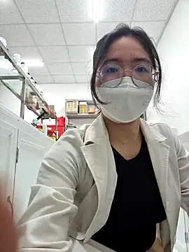 HinaLovely online show from February 3, 10:20 am